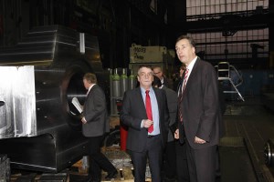 Burkhard Dahmen, Vorsitzender des Vorstandes der SMS Siemag AG, führte NRW-Verkehrsminister Michael Groschek persönlich durch das Unternehmen.
