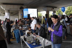 Beim Tag der Technik 2012 nutzten viele Besucher die Gelegenheit zum Mitmachen. In diesem Jahr soll es wieder so werden.