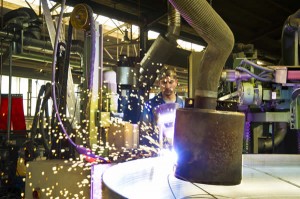 Im Bild ein Blick in die Bödenfertigung bei der Slawinski & Co. GmbH in Siegen-Weidenau.