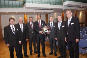 Ulrich Grillo (Mitte), Vorstandsvorsitzender der Grillo-Werke AG in Duisburg und seit Anfang 2013 Präsident des Bundesverbandes der Deutschen Industrie e.V. (BDI), sprach auf der diesjährigen Unternehmertagung in Olpe.