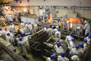 Die Versuchsanlage zur neuen horizontalen Bandgießtechnologie steht auf dem Clausthaler Universitätsgelände Tannenhöhe (Bild); die Pilotanlage ist bei der Salzgitter Flachstahl GmbH in Peine aufgebaut worden. Foto: TU