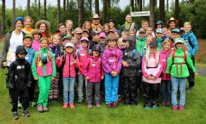 In Christianseck startete die Kinderfreizeit mit einer Erkundung der Umgebung und Wanderung nach Wemlighausen.