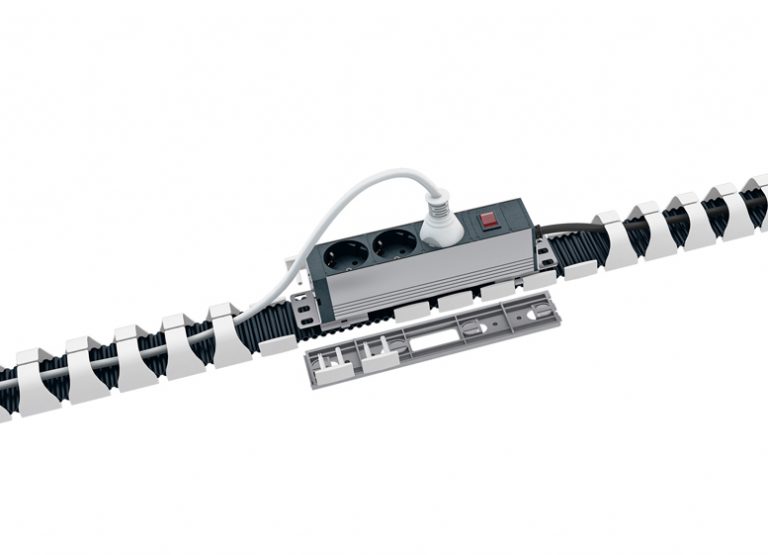 KabelschleppAnschluesseSteckerleistenrgbweb_WEB Wirtschaft